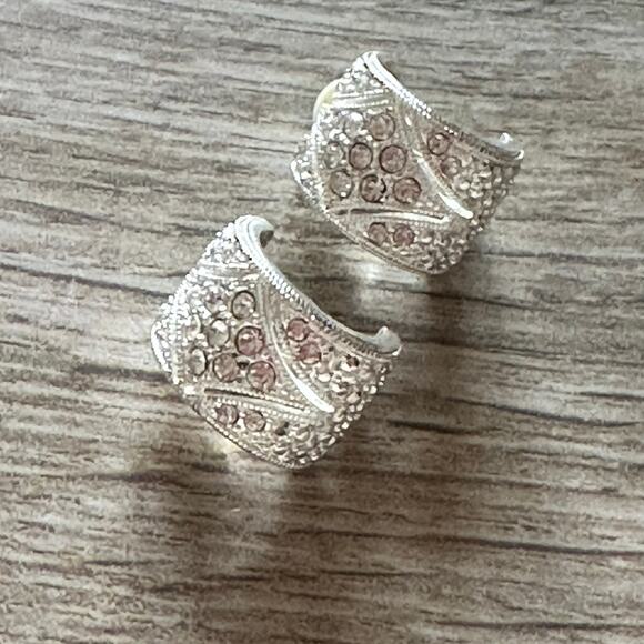 BOGO FREE ELEGANT CLIP ON DINNER EARRINGS - Picture 6 of 6